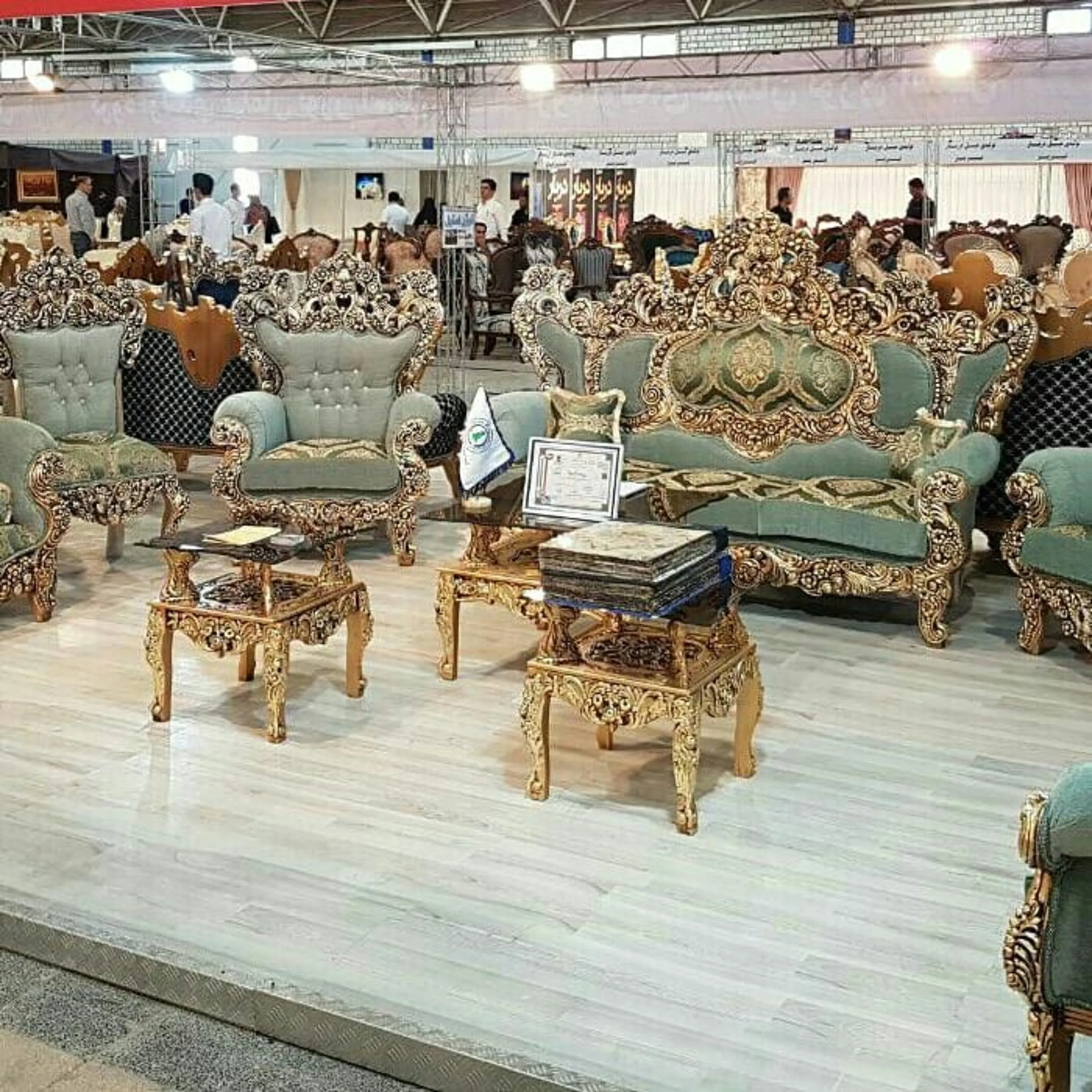 مبل استیل سلطنتی مدل یاقوت 7 نفره مبل استیل سلطنتی مدل یاقوت 7 نفره